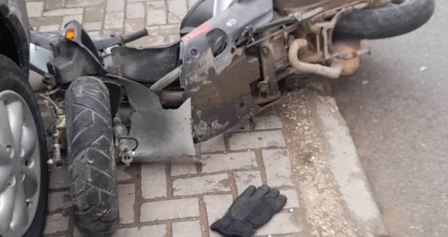 Prishtinë: Aksidentohet motoçikleta, lëndohet shoferi