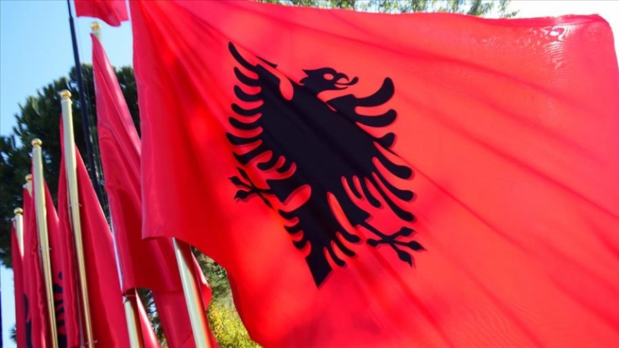 Në Shqipëri po ofron ora e madhe e ndryshmit, për ndëshkimin e regjimit që është shndërruar në strehë mbrojtëse dhe industri e prodhimit të krimit