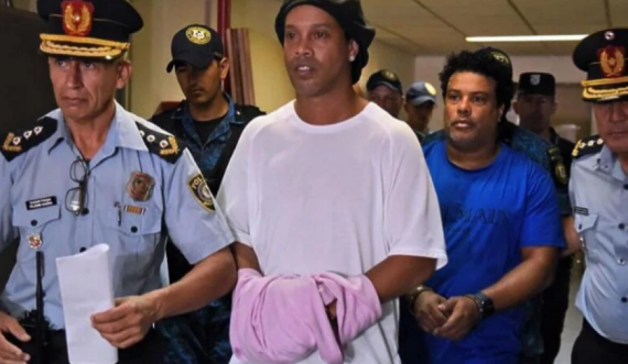 Ronaldinho zbulon përvojën e tij në burg: Isha i bindur se do të më rrihnin çdo ditë