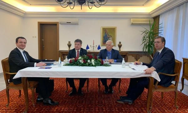 Marrëveshja e pa nënshkruar në takimin e Ohrit, lojë e orkestruar e presidentit Vuçiq për të mos e zbatuar