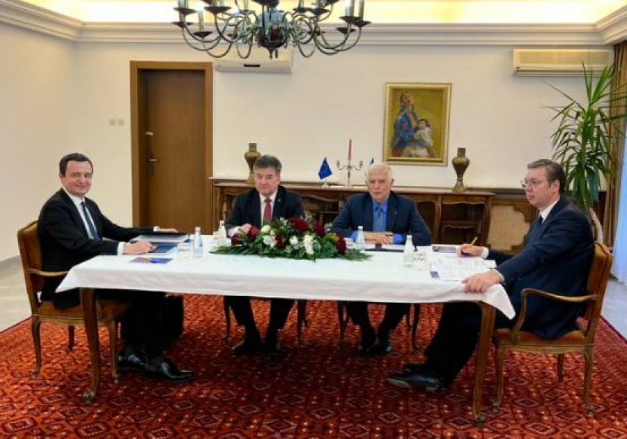 Kral: Vetëm një person në këtë tavolinë e njeh Kosovën si shtet të pavarur