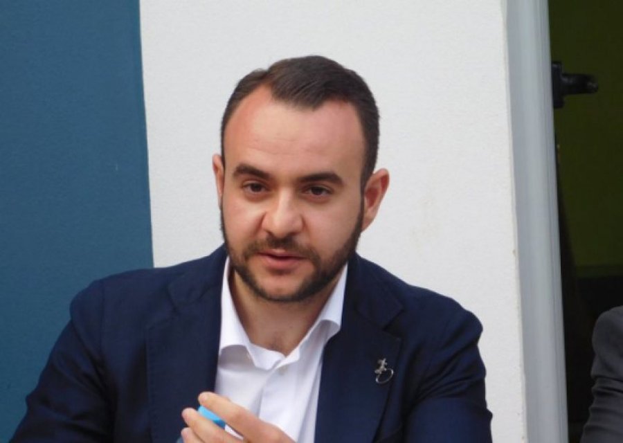 Arrestimet e zyrtarëve, Balliu: Narko-trafikantët me kostum, fytyra e vetme e pushtetit të Ramës!