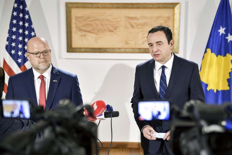 Hovenier: Ne kemi një kërkesë standarde që kryeministri të punojë me ne për zbatimin e Asociacionit