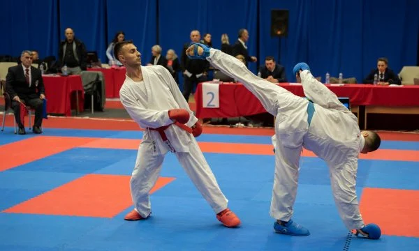 Vazhdon diskriminimi i sportistëve kosovarë për inate politike, karateistët nuk lejohen të marrin pjesë në Evropian