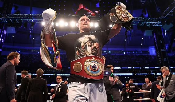 Rezultati përfundimtar i meçit Usyk vs Dubois në dyshim 