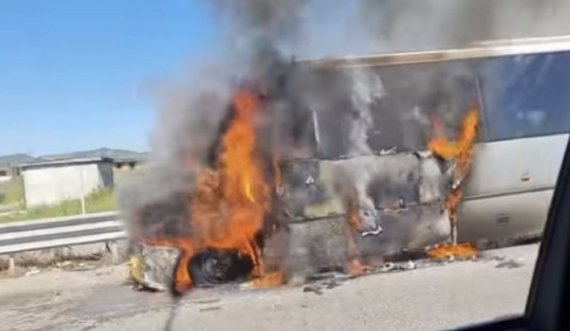 Merr flakë autobusi, 20 të vdekur dhe dhjetëra të plagosur