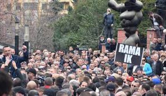 “Rama Ik” zgjohen në protesta edhe shqiptarët tej oqeanik