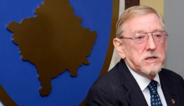 William Walker nderon 45 shqiptarët e vrarë në Reçak