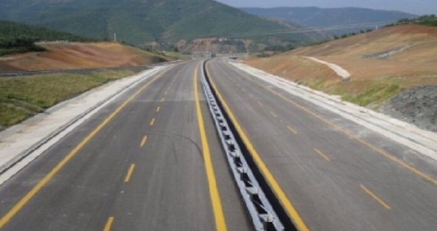 Qeveria e RMV paralajmëron rishikimin e Autostradës Shkup – Bllacë