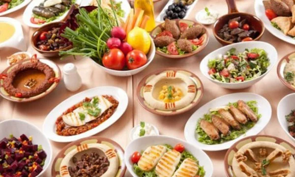 Ushqimet që nuk rekomandohen për iftar