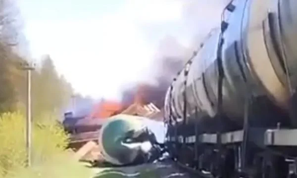 Shpërthim, treni del nga shinat