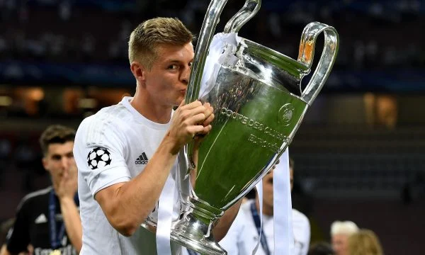 Kroos vazhdon me Realin