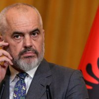 Një mal veprimesh të kryeministrit të Shqipërisë Edi Rama në koordinim diplomatik me Serbinë, po i sjellin dëm serioz shtetit të Kosovës