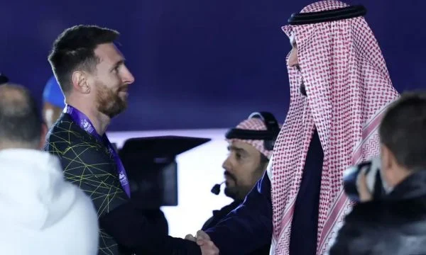 Messi kërkon shifra marramendëse milionëshe nga  sheikët arabë për një transferim 