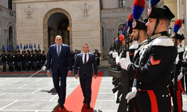 Mehaj takohet me Ministrin e Mbrojtjes të Italisë
