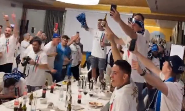 Festuan  deri pas orës 5 të mëngjesit, kosovari Amir  Rrahmani dhe Napoli futen në histori  me fitoren e titullit  kampion në Serie A