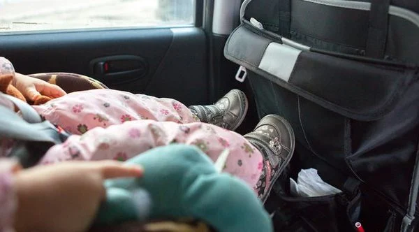 Ndërron jetë foshnja 5 muajshe pasi babai grek e harron në makinë