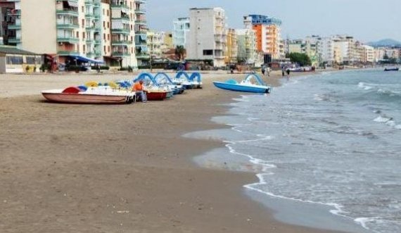 Durrës: Gjendet e vdekur në breg të detit, 69 vjeçarja mbytet në ujë 