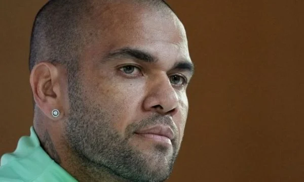 Dani Alves po dobësohet dita ditës, të burgosurit po e shajnë  e përbuzin 