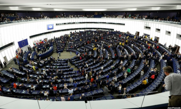 PE miraton raportet për Kosovën dhe Serbinë