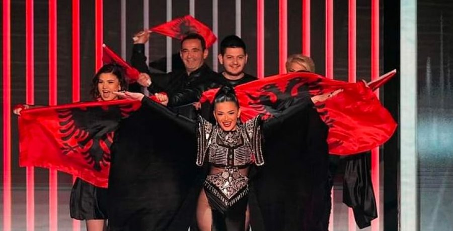 Albina dhe Familja Kelmendi shkëlqejnë në finalen e 'Eurovisionit' me këngën 'Duje'