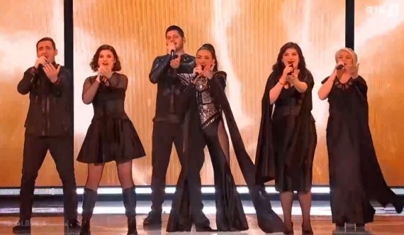 Albina dhe Familja Kelmendi shkëlqejnë në finalen e 'Eurovisionit' me këngën 'Duje'
