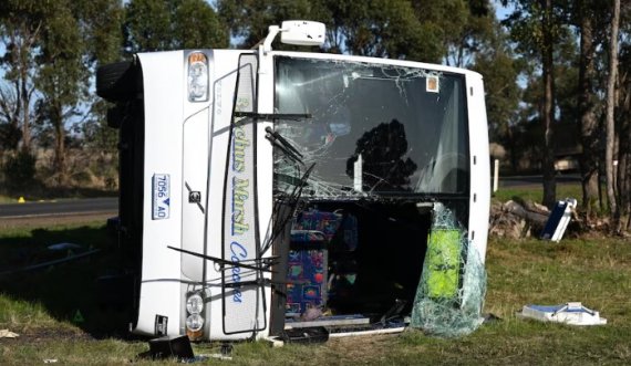 Aksident i rëndë, kamioni përplaset në autobusin e mbushur me nxënës, 45 të lënduar