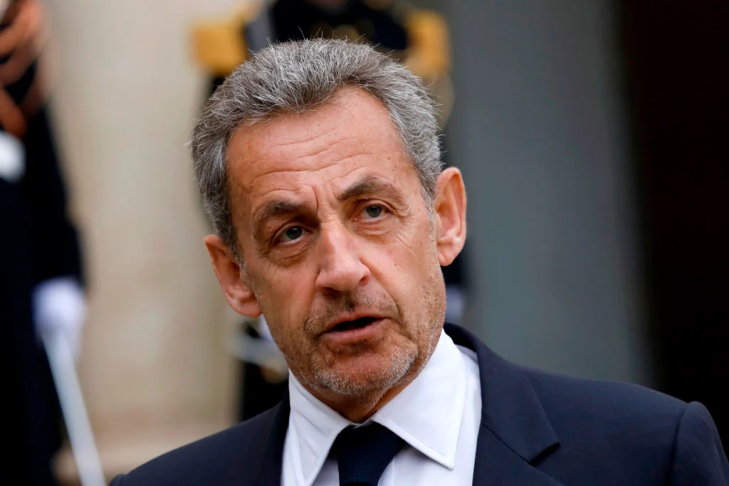 Sarkozy dënohet me 3 vite burg