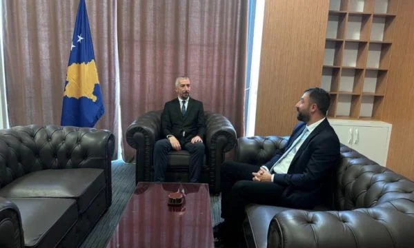 Elbert Krasniqi i ofron mbështetje kryetarit të Mitrovicës së Veriut