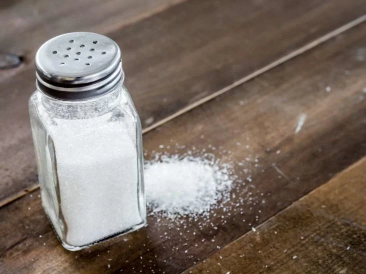 Nëse e teproni me kripë, as ushqimi i shëndetshëm nuk mund t'ju shpëtojë