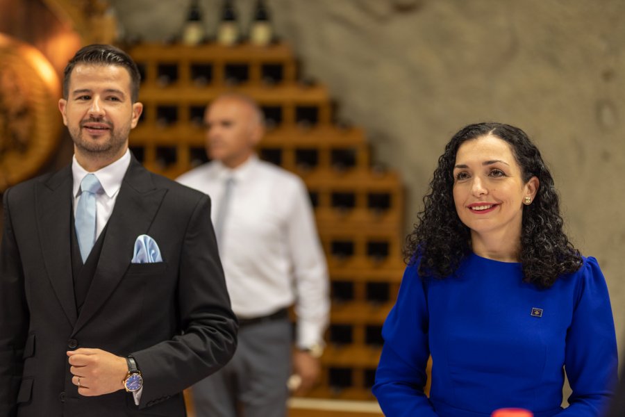 Vjosa Osmani uron presidentin e ri malazez: Është thelbësore të qëndrojmë të bashkuar