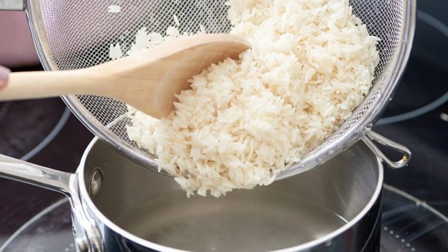 Ky është ushqimi që shkrin kilogramët dhe shëron stomakun
