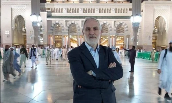 Vlerësimi i Hoxhë Sinanit për inteligjencën artificiale, e krahason me një figurë mitike në Islam