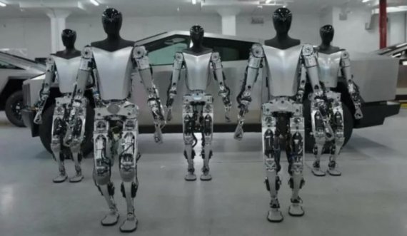 Roboti 'Optimus' i Teslës mund të ecë dhe të kryejë detyra të thjeshta