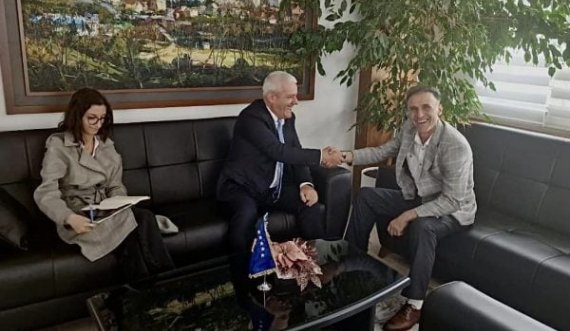 Sveçla takohet me kryetarin e Leposaviqit: I ofrova mbështetjen time për ushtrimin e funksionit