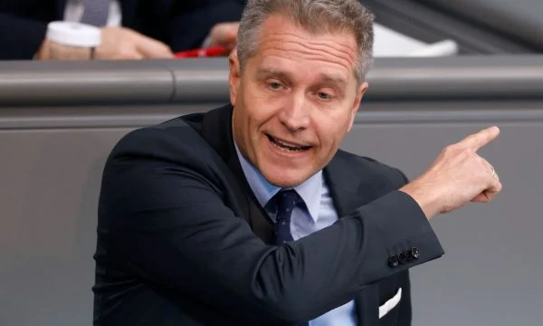 Deputeti i Bundestagut kërkon nga qeveria gjermane t’i ndalojë aktivitetet për ta pranuar Kosovën në KE