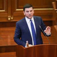 Krasniqi: Në një situatë normale s’do ta votonim Dimal Bashën, votuam për zhbllokim