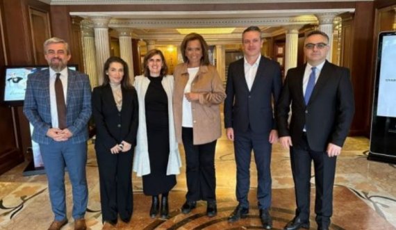 Raportuesen për Kosovën, Theodora Bakoyannis e takuan anëtarët e delegacionit të Kuvendit