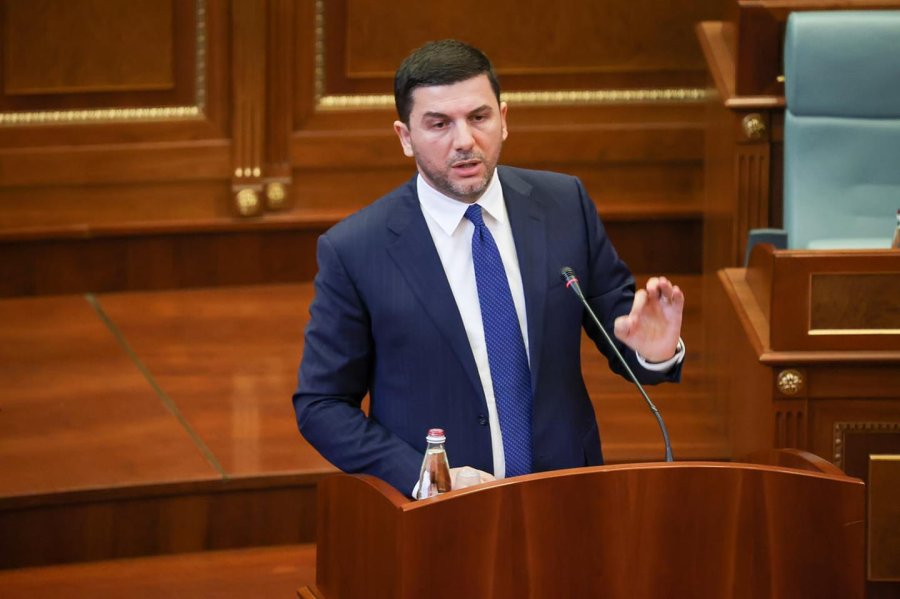 Krasniqi: Albulena Haxhiu s’i ka dhe s’do t’i ketë votat
