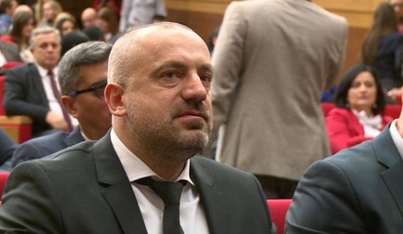 Kryeterroristi Radojçiq të arrestohet nga INTERPOL-i dhe të ekstradohet për gjykim në Kosovë