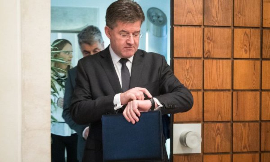 E zbulon deputetja e VV-së:  Lajçak ua ka treguar draftin kryetarit të PDK-së dhe Lutfi Hazirit