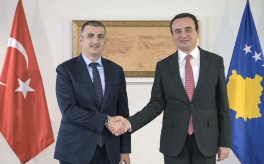 Kryeministri Kurti e pret në takim drejtorin e kompanisë turke ku Kosova po blen armatim