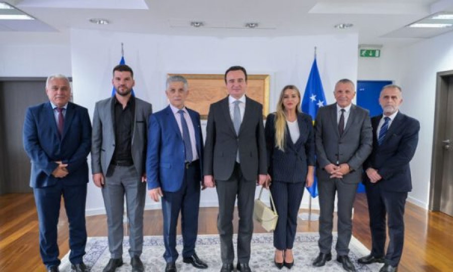 Kurti takoi kandidatët shqiptarë për deputetë në zgjedhjet e 17 dhjetorit në Serbi
