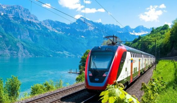 Trenat në Zvicër shumë të ngrohtë, ankohen udhëtarët