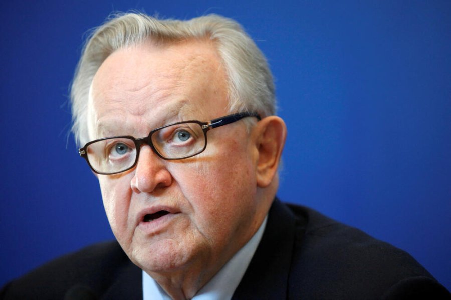 Vjosa Osmani e liderë tjerë botërorë i japin lamtumirën e fundit ish-presidentit Ahtisaari