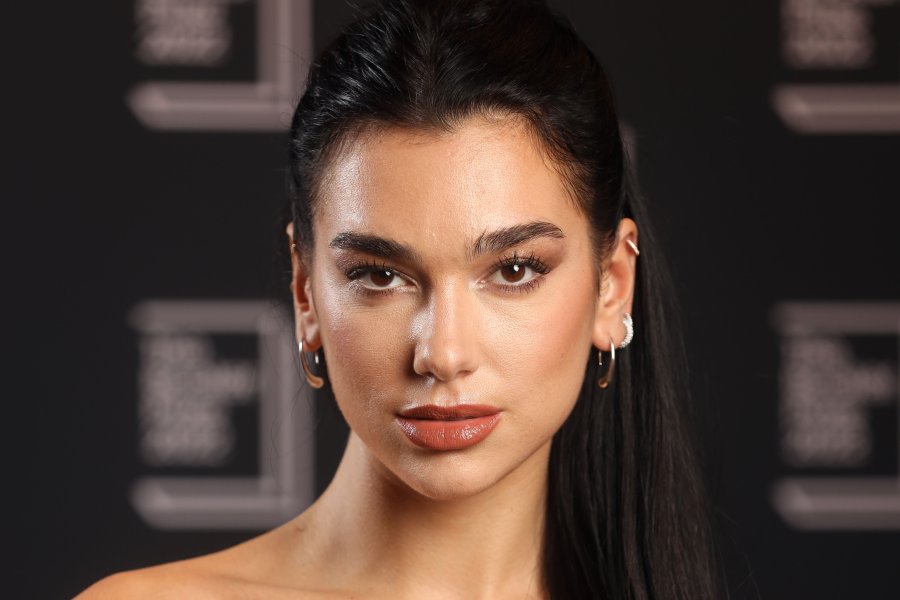 Dua Lipa lanson këngën e re, shfaqet unike me paraqitjen në videoklip