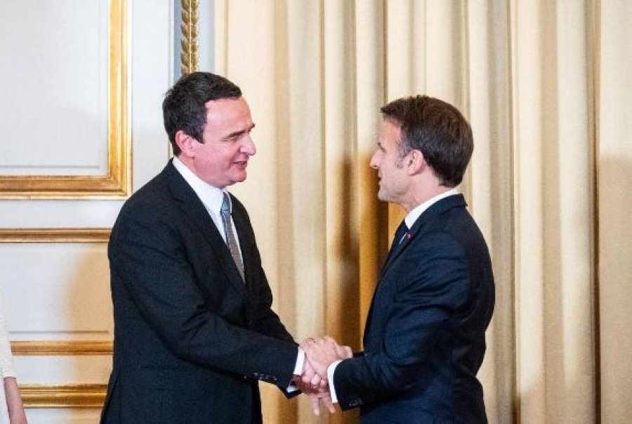 E papritur: Macron e telefonon Albin Kurtin