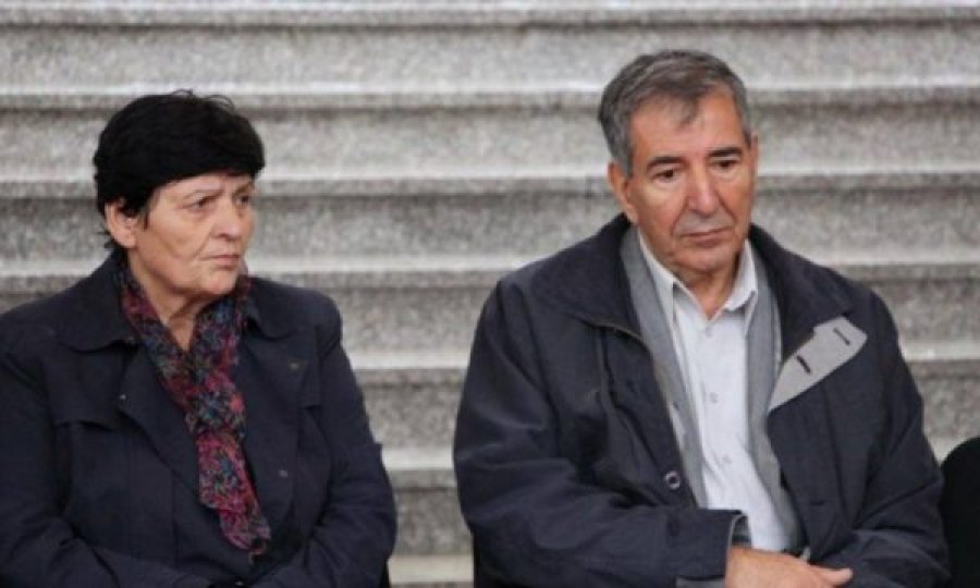 Prindërit e Deharit kërkojnë ndjekjen penale të prokurorit që kërkoi intervistimin e Albulena Haxhiut