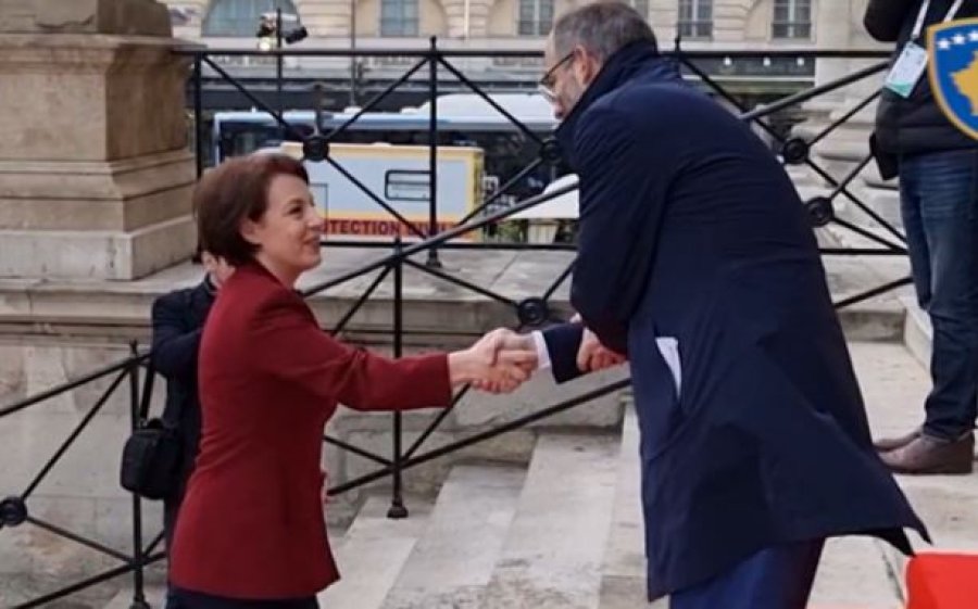 Gërvalla po merr pjesë në Forumin e Paqes në Paris