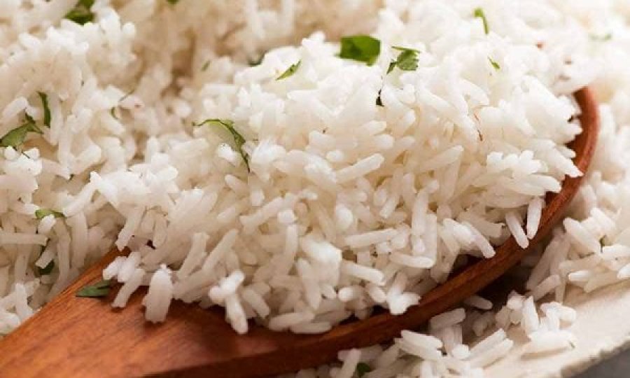 Ja ushqimet më të rrezikshme për shëndetin tonë që përmbajnë mikroplastikë